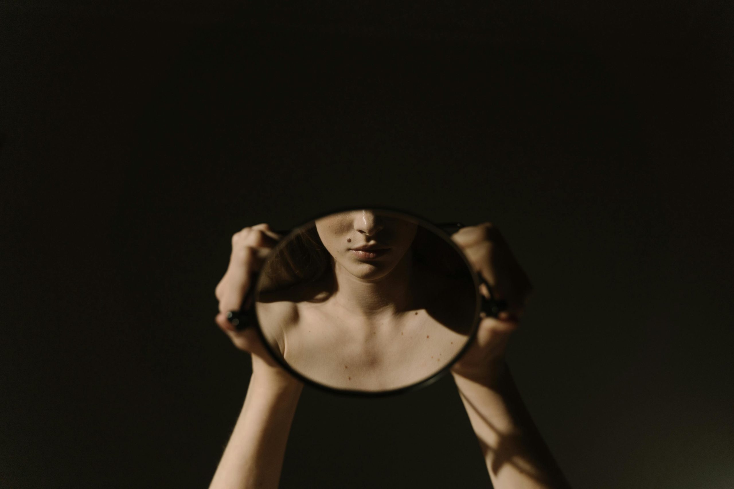 You are currently viewing How to silence the the inner critic, the voice that says ¨You’re not enough¨