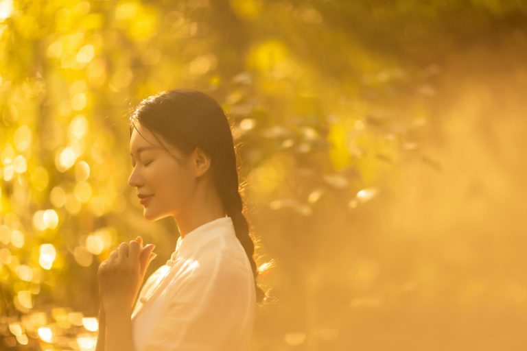 Read more about the article Why peace feels boring after narcissistic abuse (and what’s actually happening)